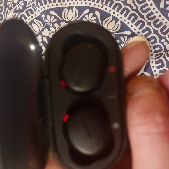 Sony WF-XB700 head phones - Picture 2 of 2